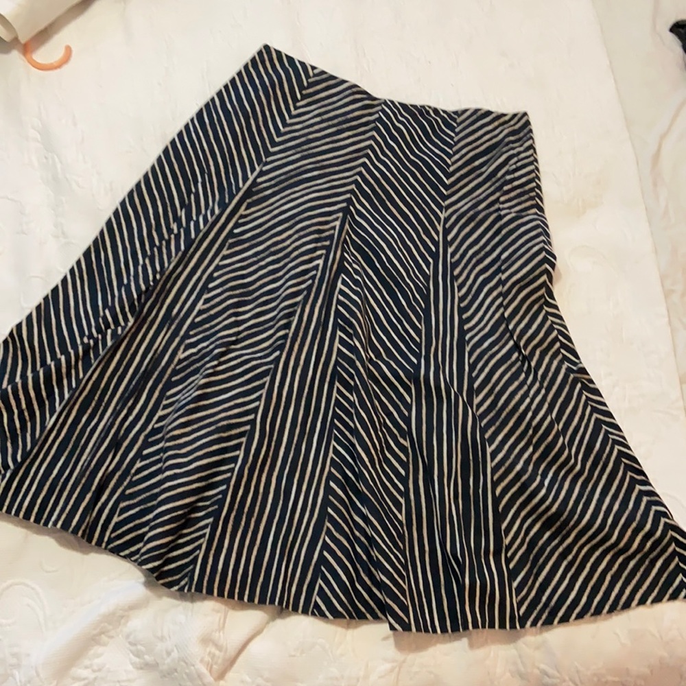 Kenneth Cole size 6 skirt